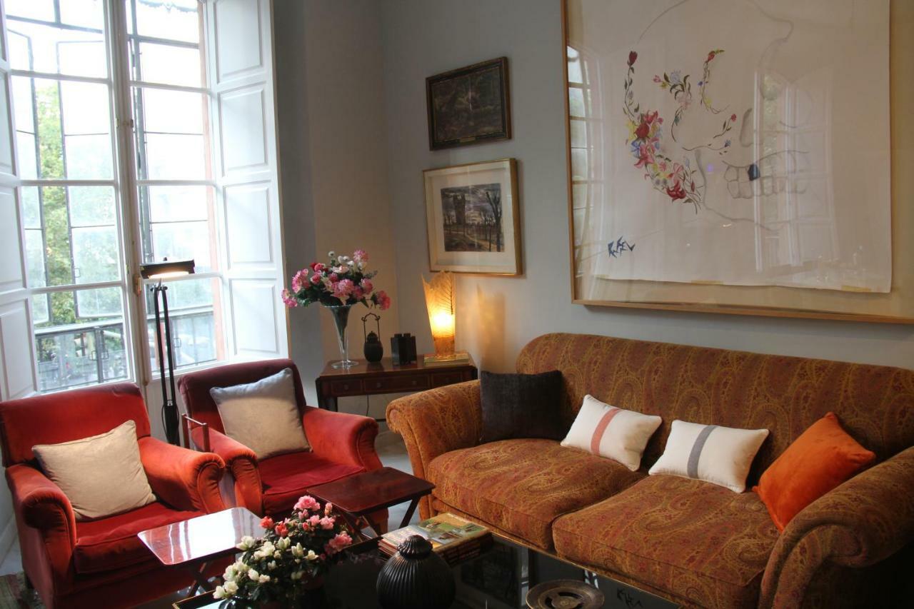 Luxurious 2 Bedroom Flat In A Historic Building Севиля Екстериор снимка