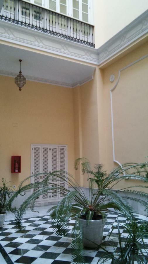 Luxurious 2 Bedroom Flat In A Historic Building Севиля Екстериор снимка