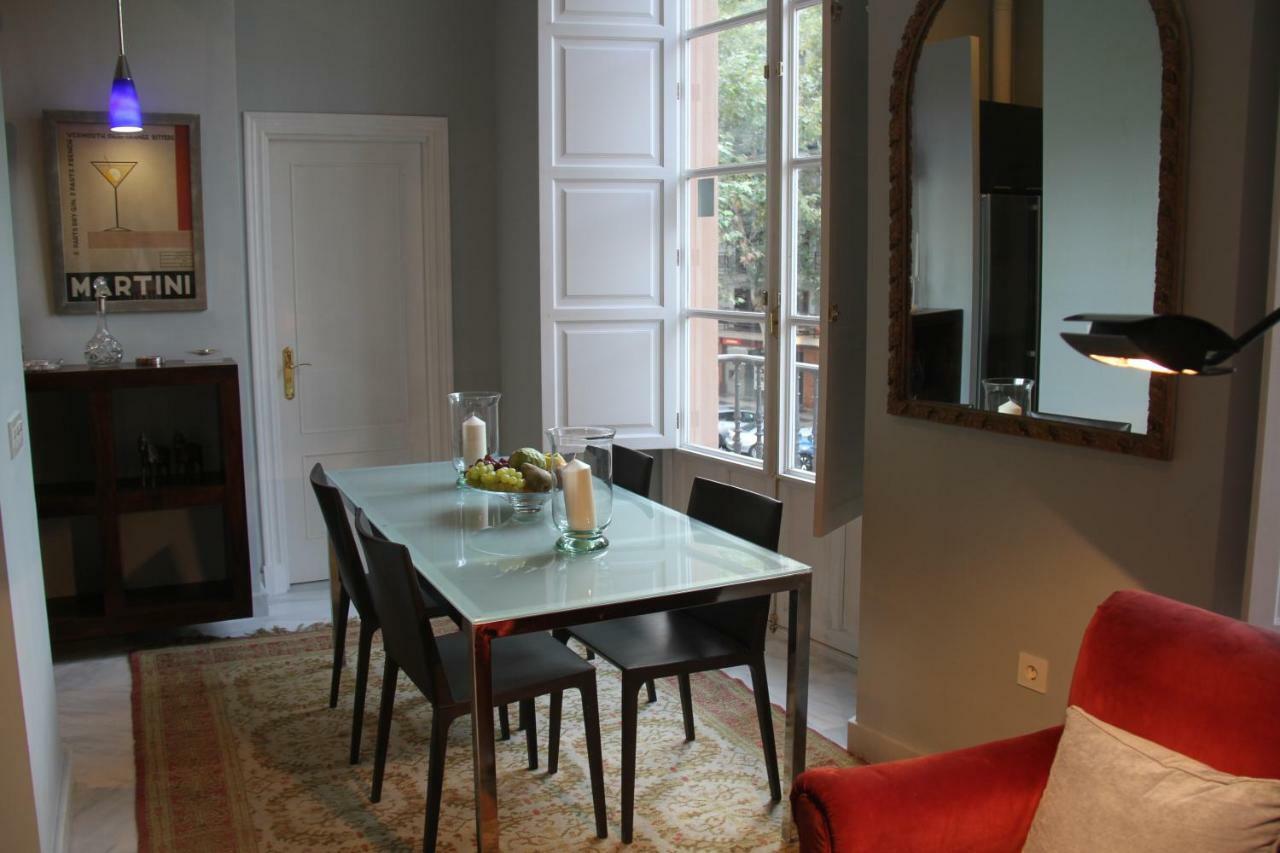 Luxurious 2 Bedroom Flat In A Historic Building Севиля Екстериор снимка