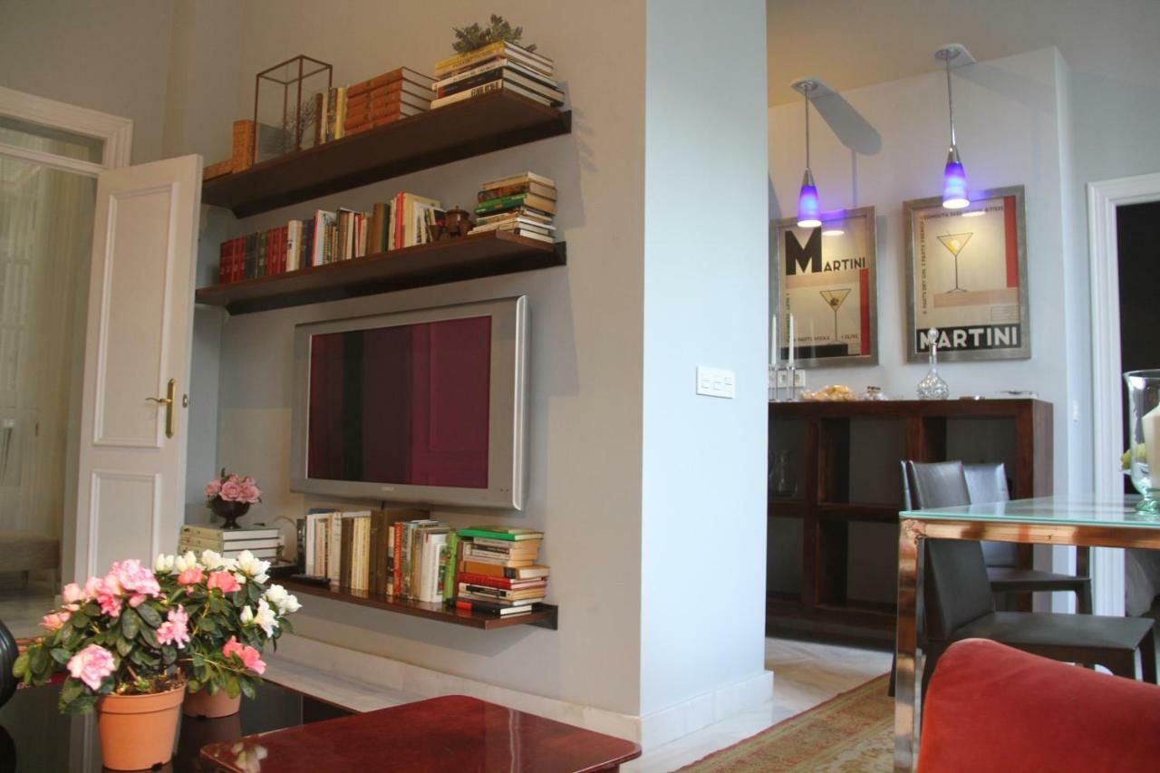 Luxurious 2 Bedroom Flat In A Historic Building Севиля Екстериор снимка